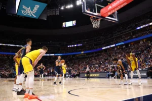 Siapakah yang berada selepas OKC Thunder dalam kedudukan playoff Wilayah Barat?