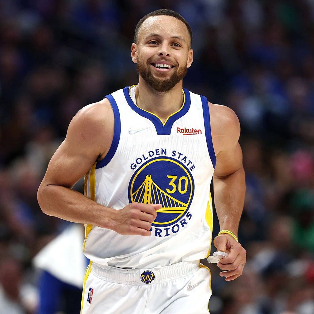 Stephen Curry ialah salah satu pemimpin Golden State yang bercita-cita untuk meraih trofi utama NBA.
